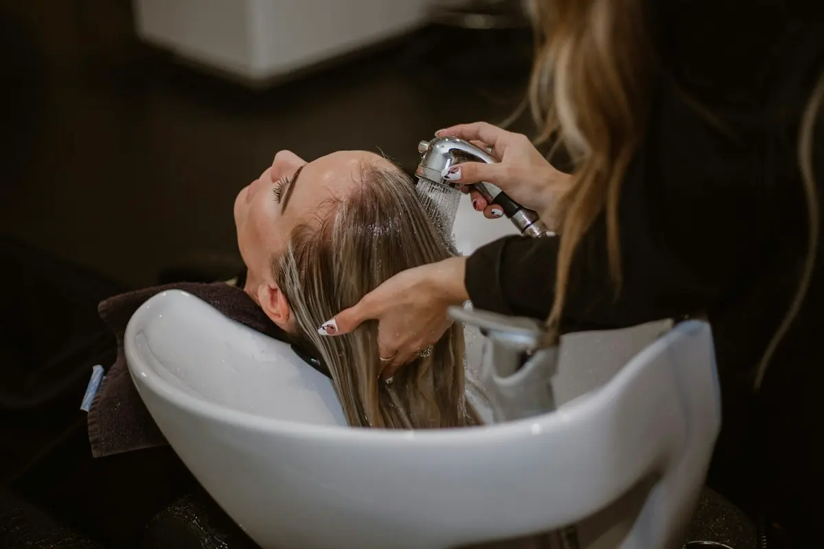 Shampooing et soin au bac