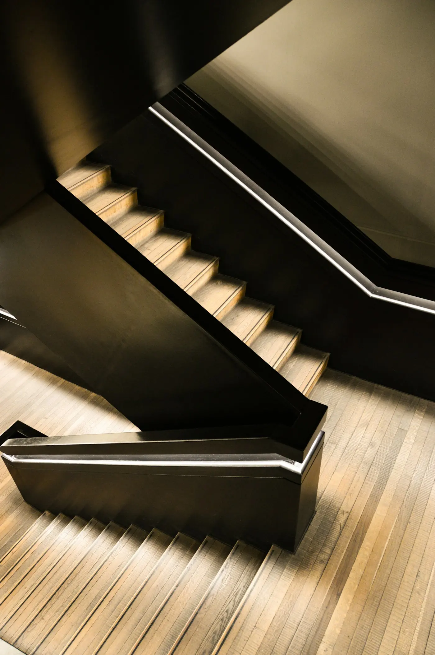 Escalier en bois et acier noir