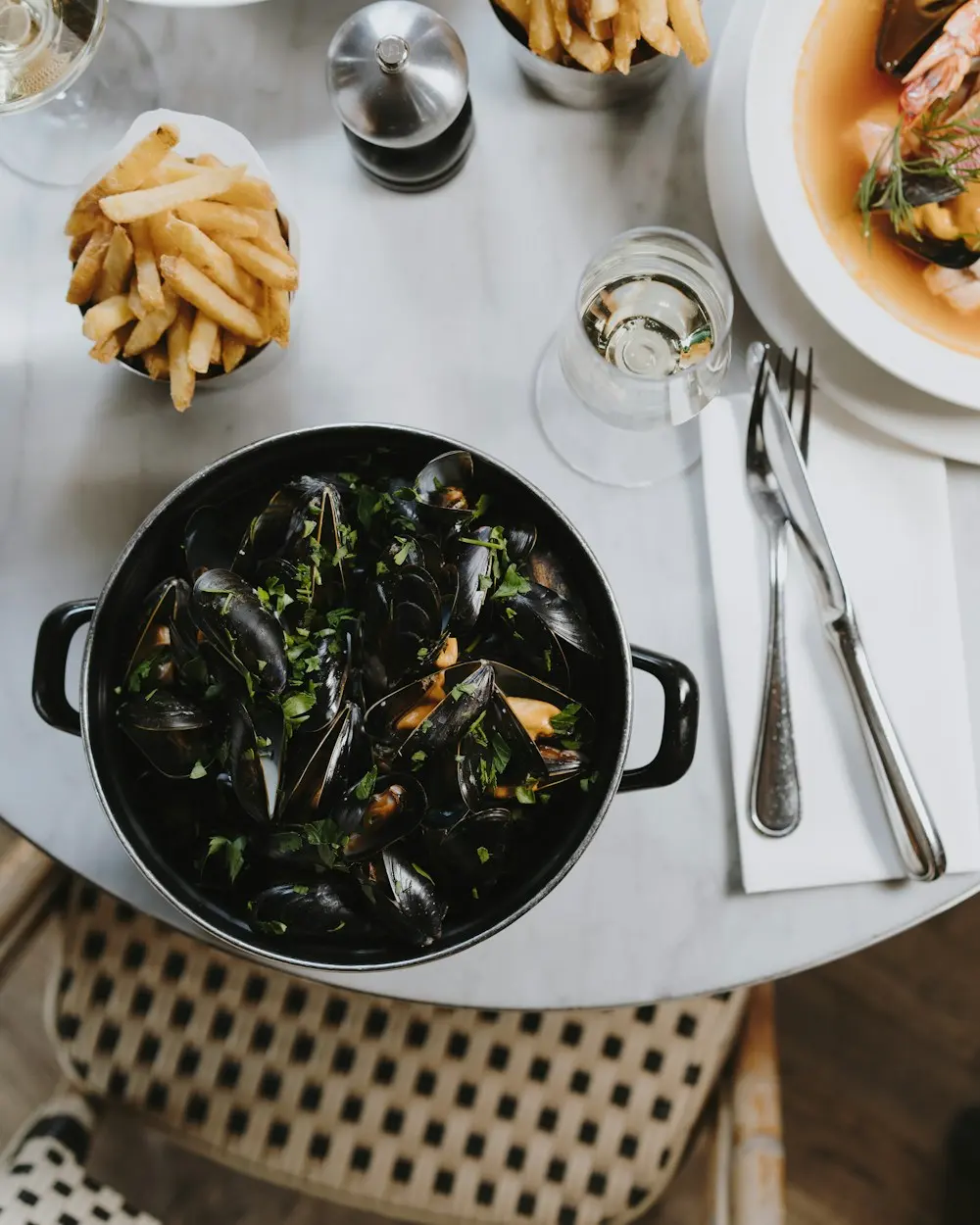 Cocotte de moules marinières